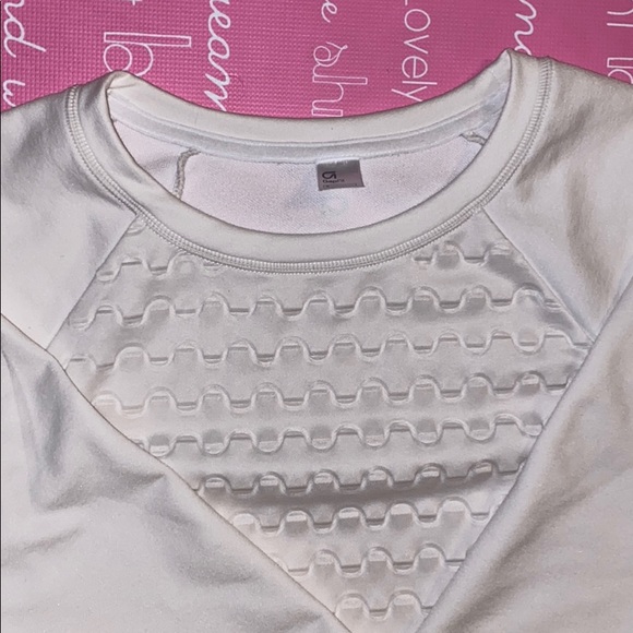 GapFit Sweater - Picture 3 of 6